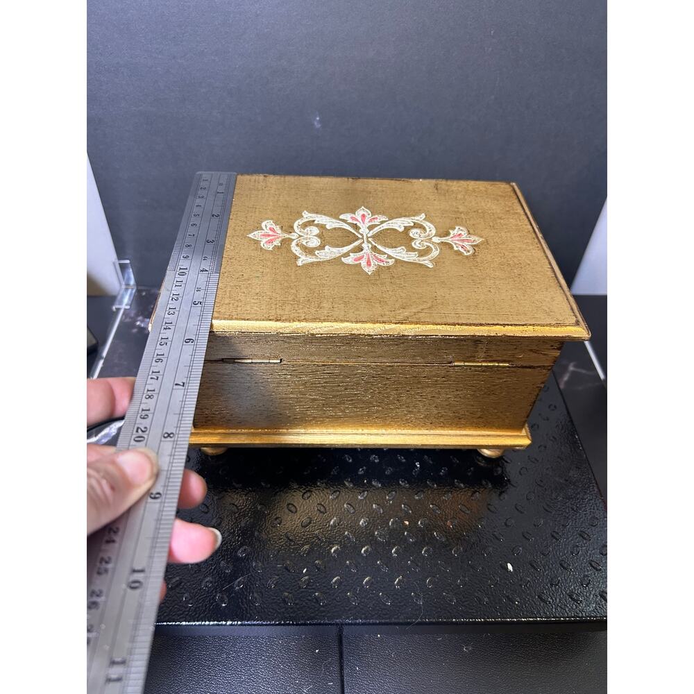 Florentine-style gold gilt wooden jewelry box - Picture 7 of 7